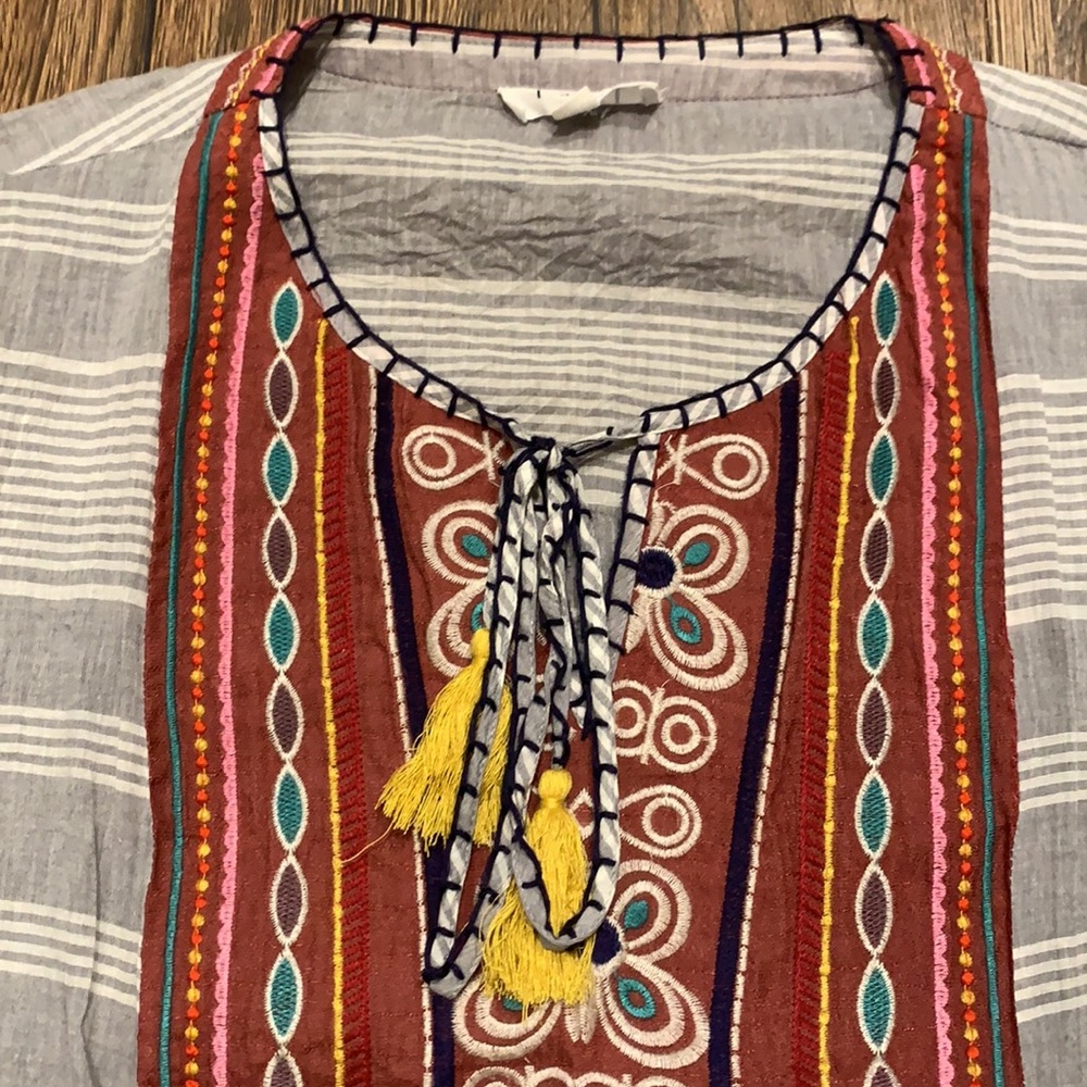 Embroidery blouse - Picture 2 of 3